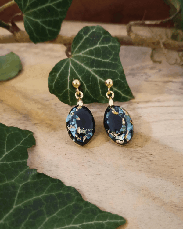 Boucles d'oreilles Feuillage - Nacre verte et feuilles d'or - Style chic et élégant
